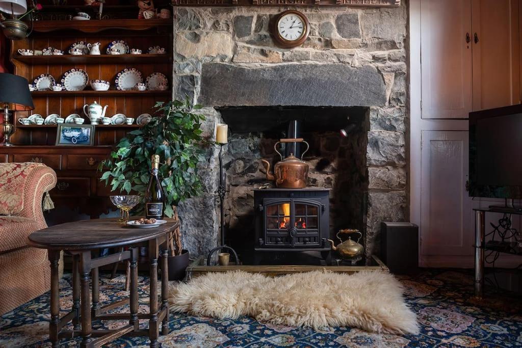 Fantastic Sea Views At Century'S Old Alma'S Cottage - Sleeps Up To 8 Guests Penmaen-mawr Dış mekan fotoğraf