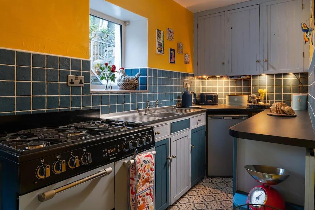 Fantastic Sea Views At Century'S Old Alma'S Cottage - Sleeps Up To 8 Guests Penmaen-mawr Dış mekan fotoğraf