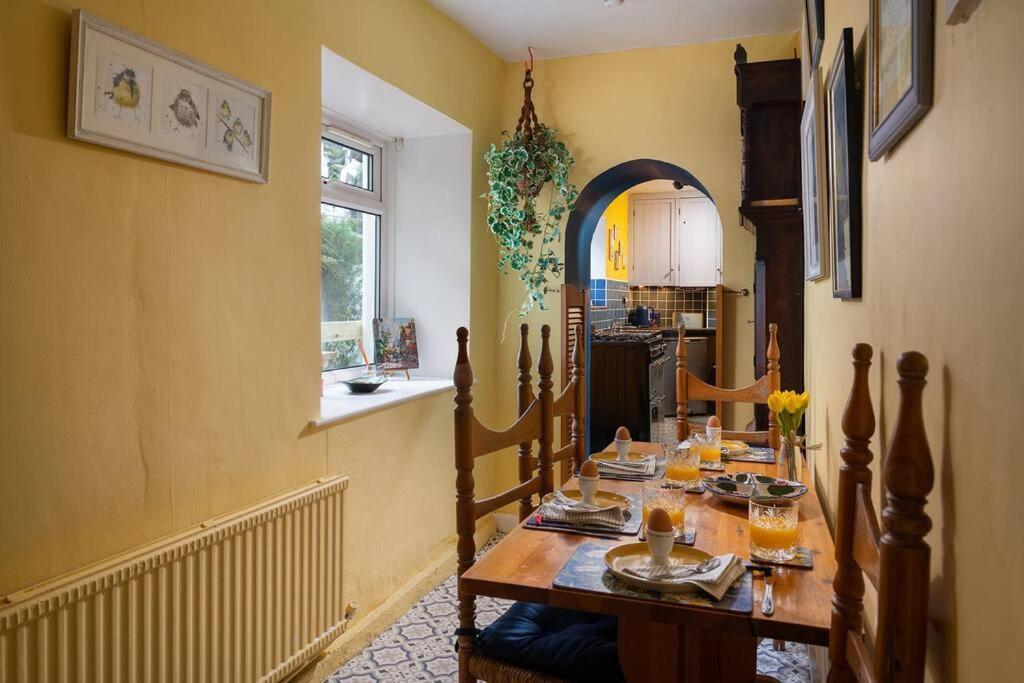 Fantastic Sea Views At Century'S Old Alma'S Cottage - Sleeps Up To 8 Guests Penmaen-mawr Dış mekan fotoğraf